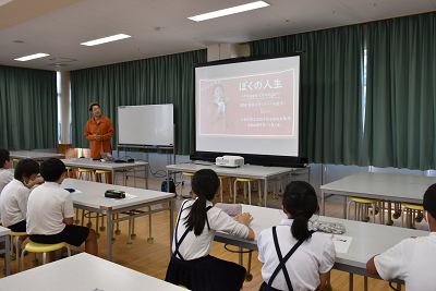 自身の経験を話す佐藤丈史さん