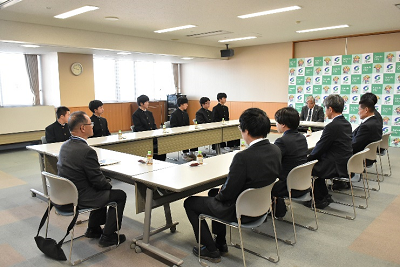 市長表敬訪問の様子1