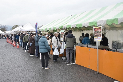 冬のうまいもんまつり会場の様子4